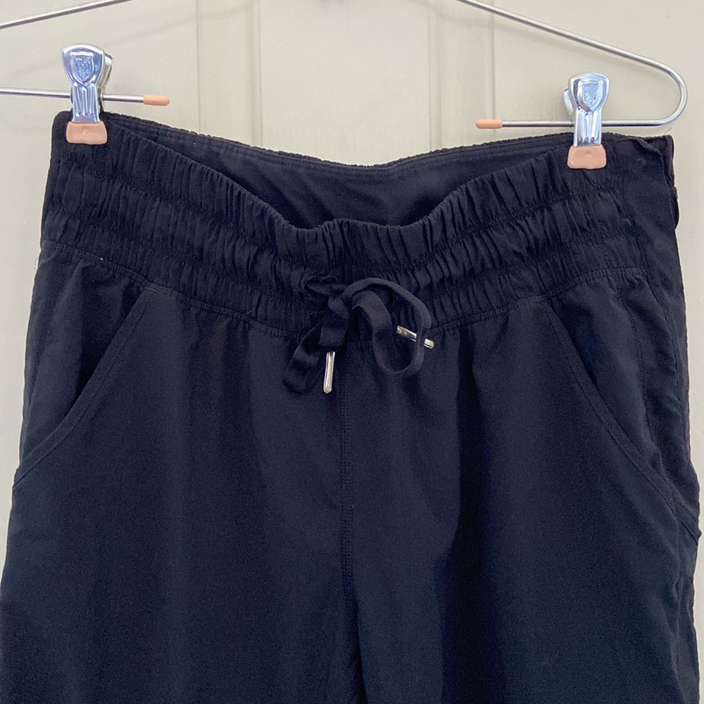 Lululemon Dance Studio Capri Joggers - Picture 2 of 8